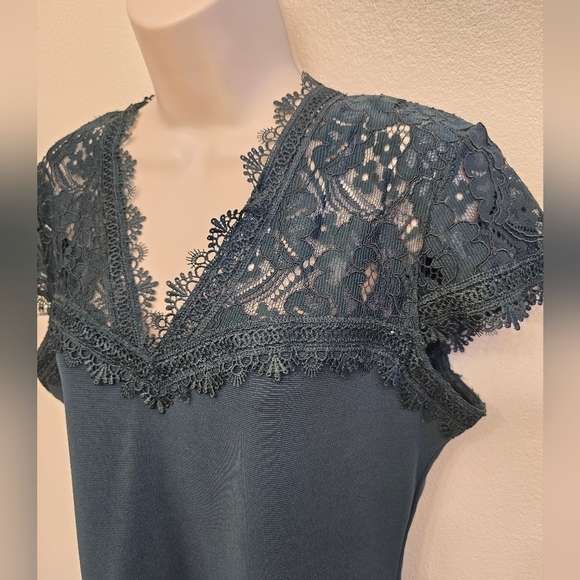 NWOT H&M Lace Blouse - Picture 2 of 7